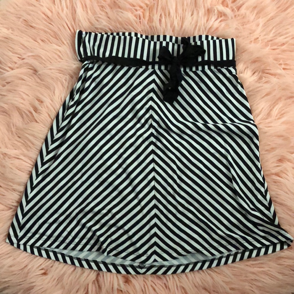 Black and White Stripe Skirt with Tie Size Medium